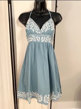 Forever 21 white embroidered blue sexy backless tie halter mini dress S